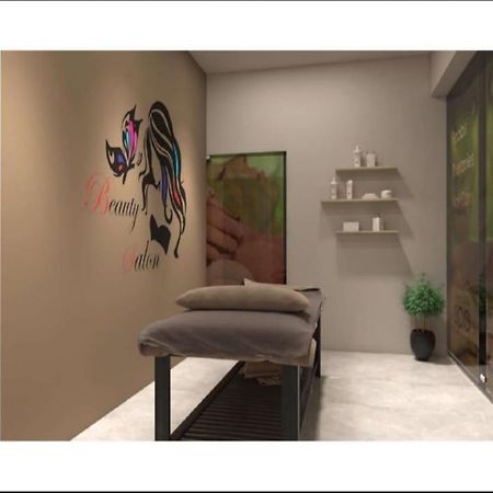 ホテル Iswarya Residency コッタヤム エクステリア 写真