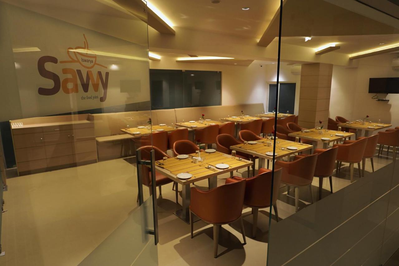 ホテル Iswarya Residency コッタヤム エクステリア 写真