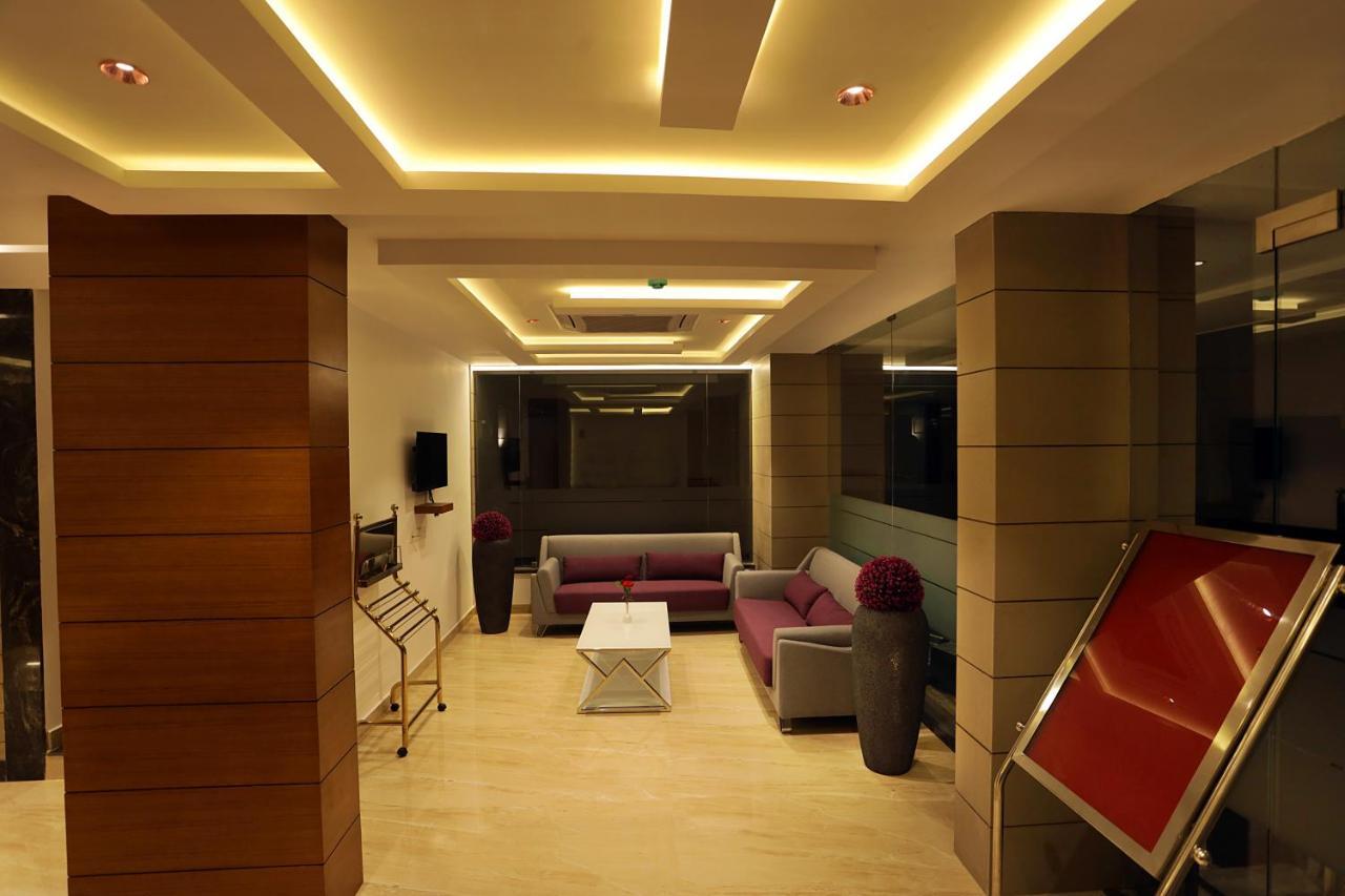 ホテル Iswarya Residency コッタヤム エクステリア 写真