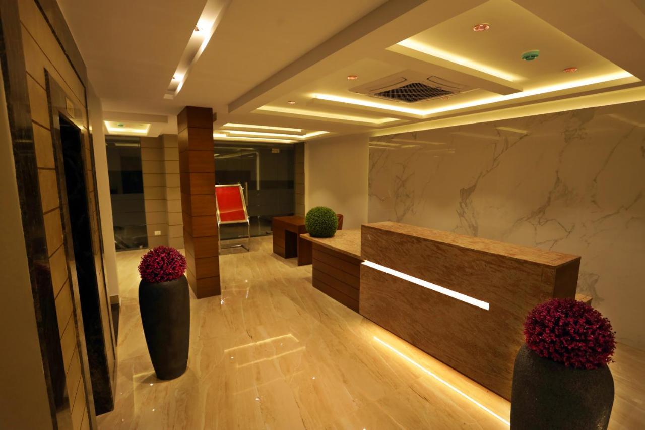 ホテル Iswarya Residency コッタヤム エクステリア 写真